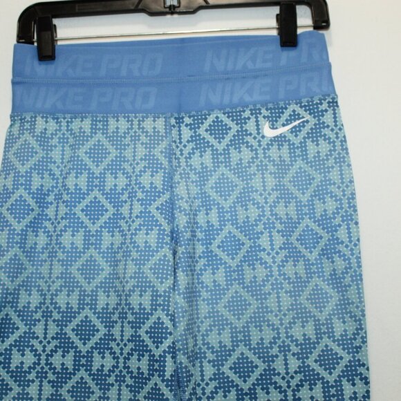 Nike Pro Women’s Hyperwarm Leggings Size Medium Blue Nordic Print - Picture 2 of 8